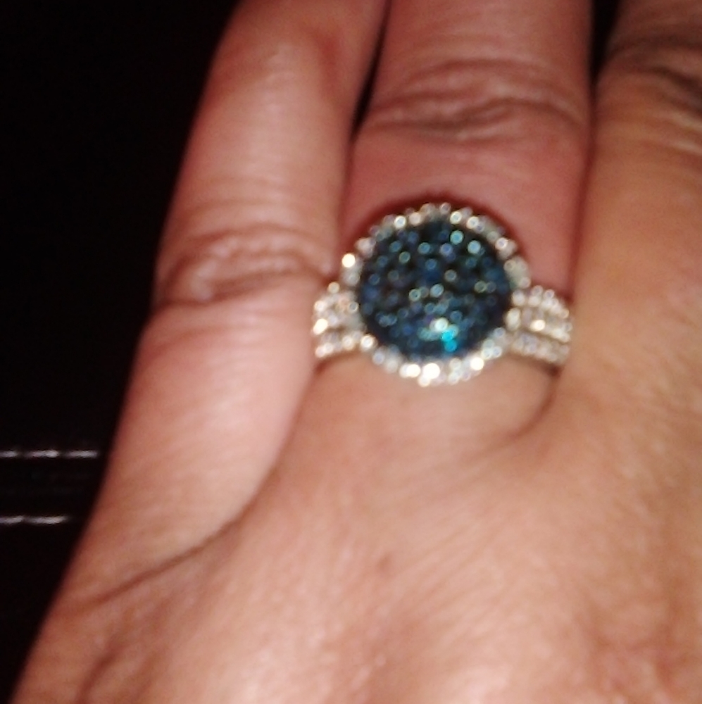 BLUE AND WHITE 3 PIECE STACKER RING SET WITH 2 RING GUARDS. 2.00-4.00CARATS.